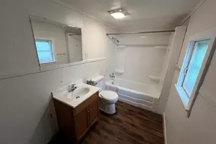 1021 Hickory St, Lansing, MI 48912 - Photo 6