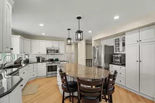 38768 Pineridge St, Harrison Township, MI 48045 - Photo 8