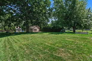 38768 Pineridge St, Harrison Township, MI 48045 - Photo 32