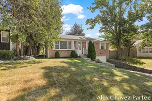 2207 Tremont Blvd NW, Grand Rapids, MI 49504 - Photo 4