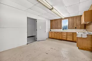 2504 Culver Rd, Battle Creek, MI 49017 - Photo 12