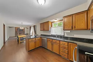 25872 Hunt Club Blvd, Farmington, MI 48335 - Photo 4