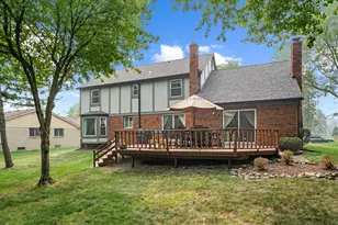 25872 Hunt Club Blvd, Farmington, MI 48335 - Photo 38