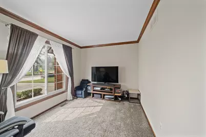 25872 Hunt Club Boulevard, Farmington, MI 48335 - Photo 16