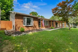 114 Emerson St, Waldron, MI 49288 - Photo 2