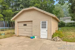 910 W Lincoln Ave, Ionia, MI 48846 - Photo 30