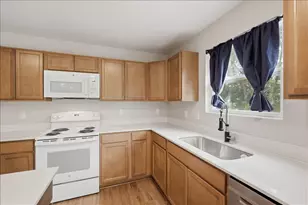 247 Sandhill Ct, White Lake, MI 48386 - Photo 22