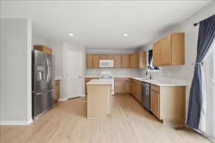 247 Sandhill Ct, White Lake, MI 48386 - Photo 20