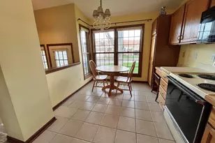 6515 Brook Trail, Lansing, MI 48917 - Photo 4