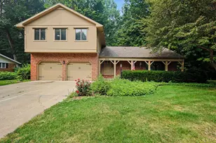 4410 Laurel Dr, Saint Joseph, MI 49085 - Photo 1