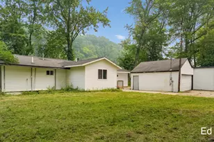 6415 W Bell Mdw Dr, Grant, MI 49327 - Photo 2