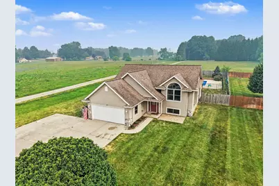 623 W 44th Street, Fremont, MI 49412 - Photo 2