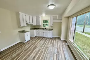 2245 8th St, Muskegon, MI 49444 - Photo 4