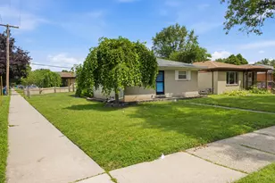 25248 Hass St, Dearborn Heights, MI 48127 - Photo 2