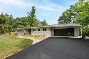 121 S Lake Doster Dr, Plainwell, MI 49080 - Photo 1