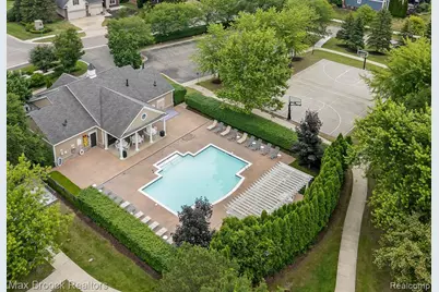 5693 Strawberry Circle, Commerce Township, MI 48382 - Photo 54