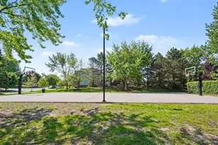 5693 Strawberry Cir, Commerce Township, MI 48382 - Photo 52