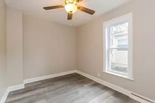 979 Lavette Ave, Benton Harbor, MI 49022 - Photo 12