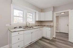 979 Lavette Ave, Benton Harbor, MI 49022 - Photo 8