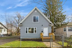 979 Lavette Ave, Benton Harbor, MI 49022 - Photo 1