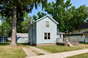 1304 Pearl St, Lake Odessa, MI 48849 - Photo 12