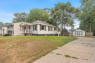 1628 Pennoyer Ave, Grand Haven, MI 49417 - Photo 4