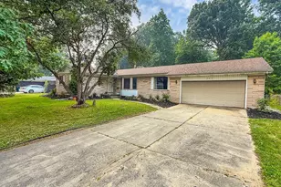 3417 Gingersnap Ln, Lansing, MI 48911 - Photo 2