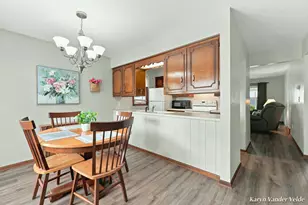 1041 Village Ln, Jenison, MI 49428 - Photo 6