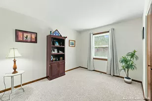 1041 Village Ln, Jenison, MI 49428 - Photo 16