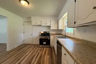 502 Clark St, Buchanan, MI 49107 - Photo 10