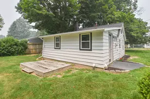 66 Smith St, Coldwater, MI 49036 - Photo 2