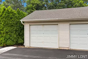 3074 W Crystal Waters Dr, Holland, MI 49424 - Photo 4