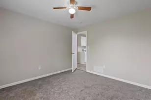 924 Oak St, Adrian, MI 49221 - Photo 16