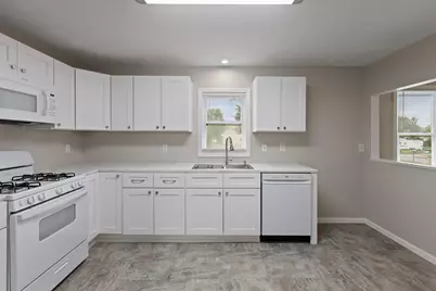 924 Oak Street, Adrian, MI 49221 - Photo 8