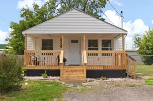 924 Oak St, Adrian, MI 49221 - Photo 1