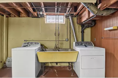 8455 Rockland Street, Dearborn Heights, MI 48127 - Photo 20