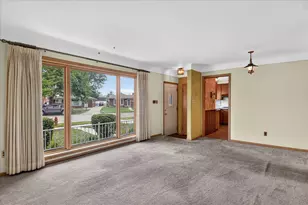 8455 Rockland St, Dearborn Heights, MI 48127 - Photo 6