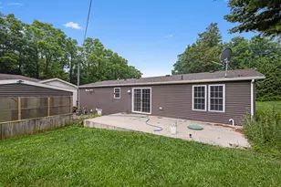 5523 S Lake Pleasant Road S, Osseo, MI 49266 - Photo 10