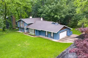 2700 Shadowbrook Dr SE, Grand Rapids, MI 49546 - Photo 4
