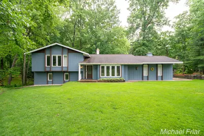 2700 Shadowbrook Drive SE, Grand Rapids, MI 49546 - Photo 2