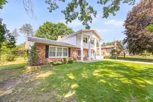 840 Edgehill Pl, Battle Creek, MI 49015 - Photo 2