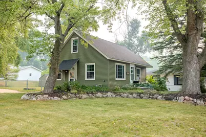 922 W Montcalm Street, Greenville, MI 48838 - Photo 4