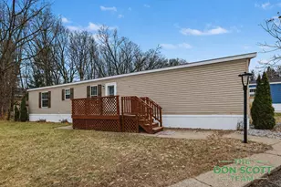 6913 Sandwood St NE, Rockford, MI 49341 - Photo 2