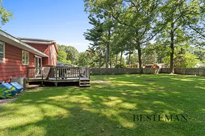944 W Fennwood Circle, Muskegon, MI 49445 - Photo 6