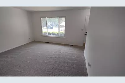 8601 Cedar Court, Ypsilanti, MI 48198 - Photo 4