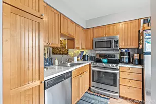 2539 Chatham Woods Dr SE, Grand Rapids, MI 49546 - Photo 12
