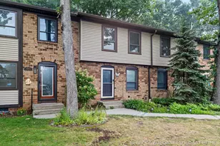 2539 Chatham Woods Dr SE, Grand Rapids, MI 49546 - Photo 2