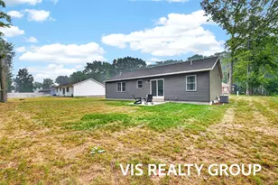 3685 Waalkes St, Norton Shores, MI 49444 - Photo 6