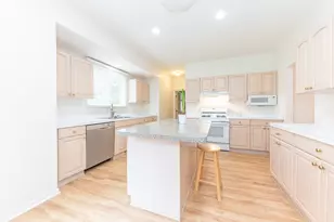 4682 Sawgrass Dr E, Ann Arbor, MI 48108 - Photo 16