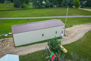 8565 S Cornwell Ave, Clare, MI 48617 - Photo 16